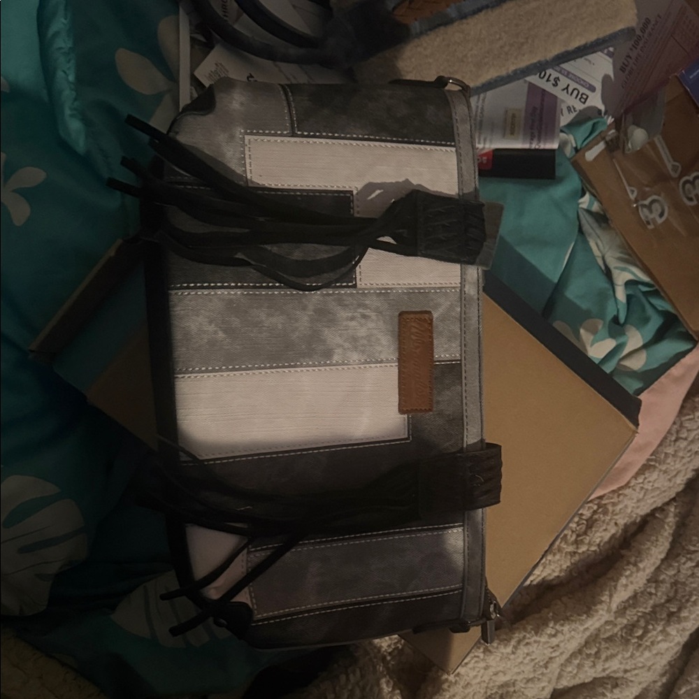 Wrangler Patchwork Gray, White and Brown Shoulder… - image 1